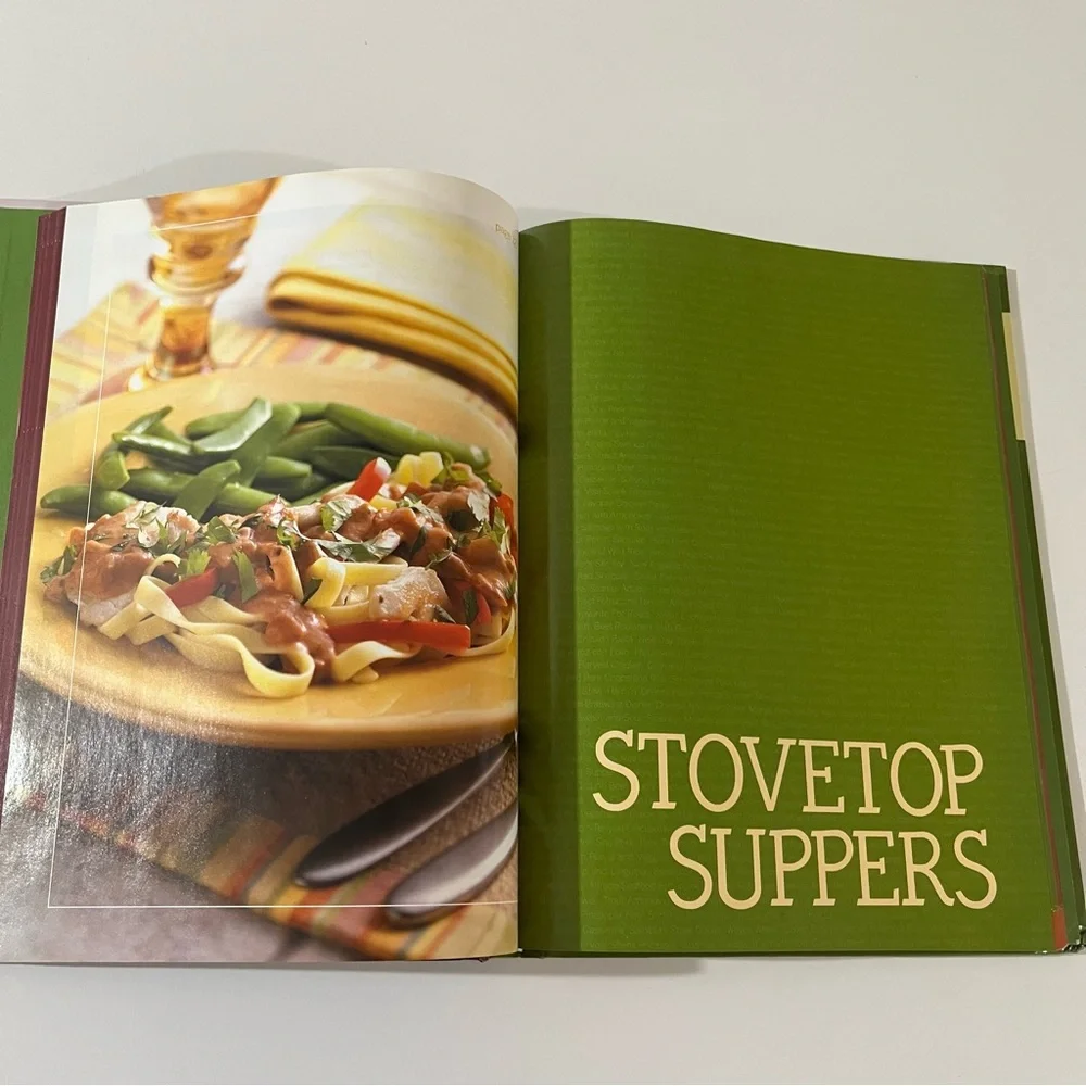 Taste of Home 2009 Slow Cooker & One Dish Recipes Cookbook - Yellow and Red